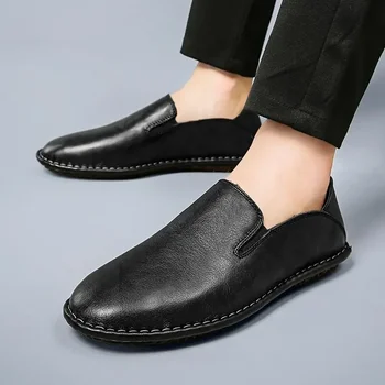 Мужская обувь 2023 года, Высококачественная Мужская Кожаная Повседневная обувь без застежки, Весенне-осенняя Однотонная Деловая обувь в сдержанном стиле на низком каблуке