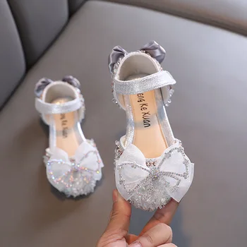 Новые дышащие сандалии с жемчужным бантом на мягкой подошве для девочек, Детская модная пляжная обувь Baotou с защитой от ударов для отдыха
