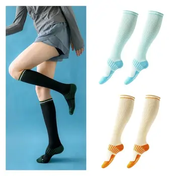 Однотонные спортивные компрессионные носки Впитывают пот, Вентилируют Чулки до колен, Дышащие дезодорирующие спортивные носки для экипажа